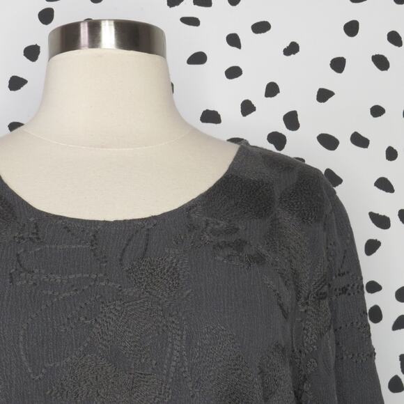 Soft Surroundings Gray Embroidered 3/4 Sleeve Boho Asymmetrical Hem Top - Picture 2 of 9